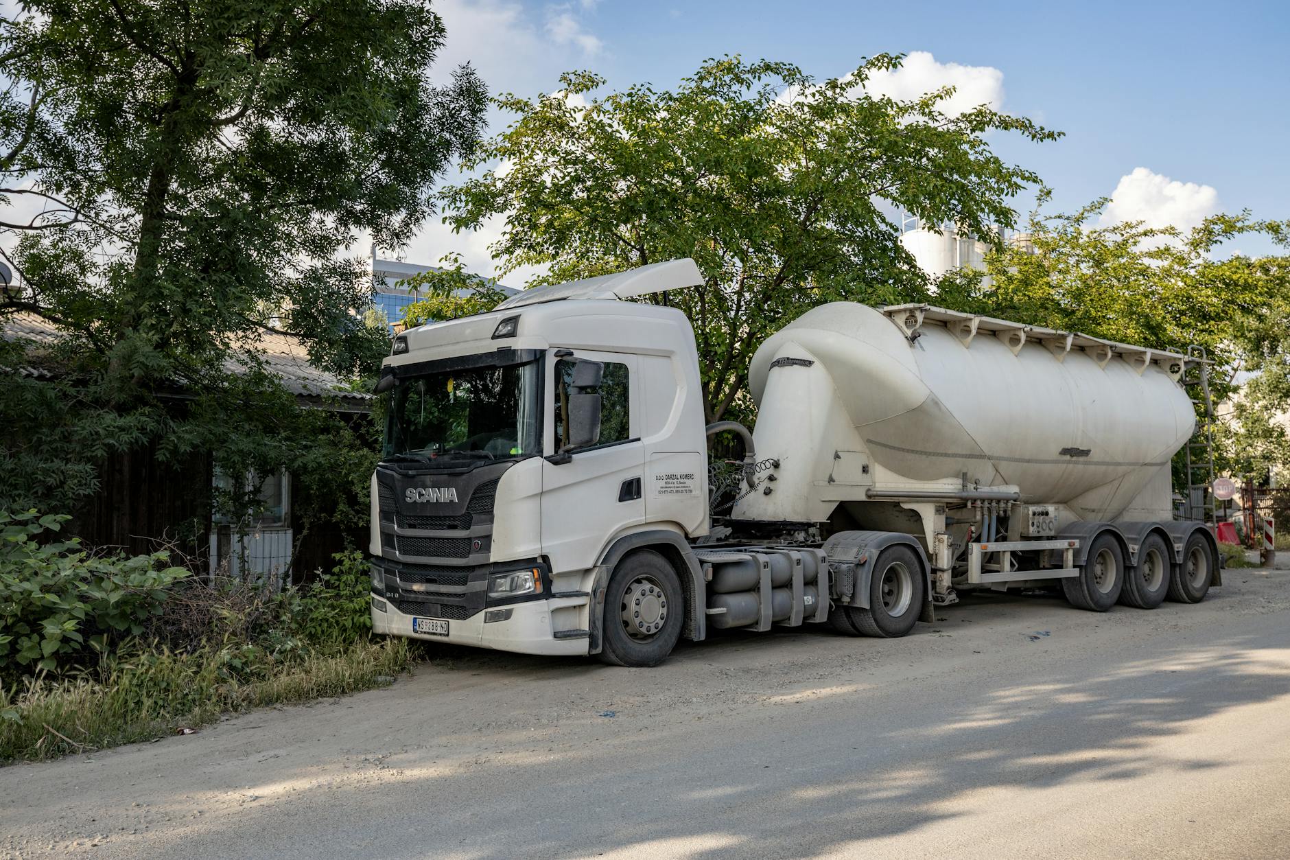 LKW-Fahrer bei der Arbeit